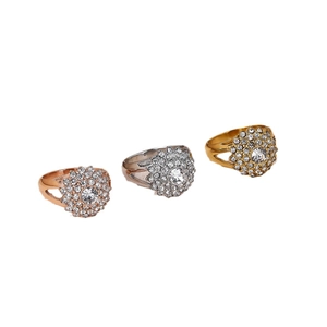 Set di tre anelli a fiore placcati in oro 18K con brillante zircone bianco