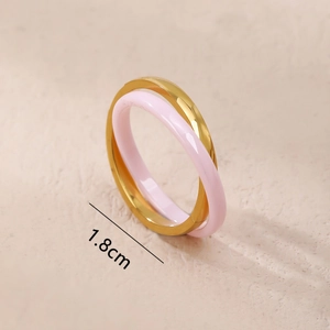 Minimalist double layer ring in gold finish and pink ceramic with 1.8cm inner diameter