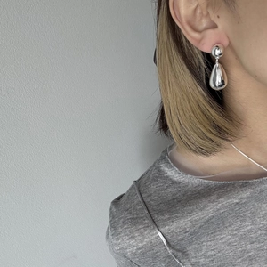 Boucles d'oreilles élégantes en argent 925 en forme de goutte au fini poli miroir