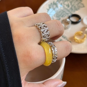 Ensemble de bagues fleurs évidées en argent avec bague en résine ambre pour femmes