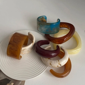 Vintage Resin Bangle Bracelet Marble Tortoiseshell Pattern Exaggerated Thick Open C-Shape Wristband For Women Fashion Jewelry