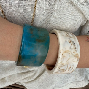 Artistic wide marble resin bangle set with blue and cream crescent shapes for women