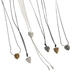 Collar colgante de piña minimalista con cordón ajustable y cadena de serpiente plata