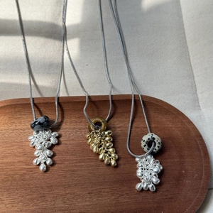 Elegante Collana Francese in Rame con Pendente in Pietra Naturale da Donna Placcata in Oro Catena a Osso di Serpente Occhio di Tigre