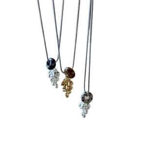 Collana di lusso francese con ciondolo in vetro colorato e catena in acciaio inossidabile