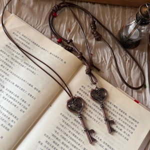 Vintage Antique Bronze Heart Key Pendant Necklace Alloy Butterfly Floral Hollow Bottle Opener Wax Rope Sweater Chain Jewelry