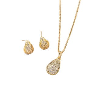 Goldenes Tropfen-Schmuckset mit Zirkonia-Halskette und passenden Ohrringen für Damen