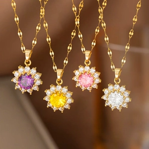 Titanium Steel Sunflower Pendant Necklace Elegant Zirconia Flower Jewelry For Women Sweet Gold Chain Niche Design Accessory