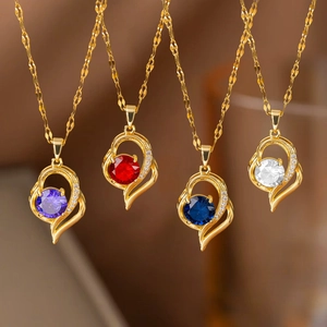 Collana a Cuore in Acciaio Inossidabile di Moda per Donna Collana Girocollo con Pendente a Cuore in Zirconia Placcata Oro Gioielli