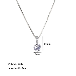 Détail du pendentif en zircon argenté 14x6mm avec collier réglable de 40+5cm