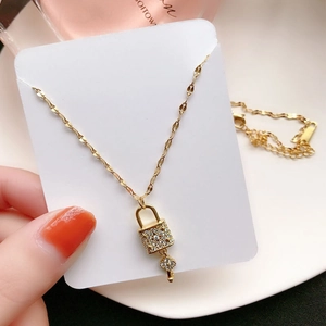 Fashion Gold Titanium Steel Rhinestone Lock And Key Pendant Necklace For Women Elegant Clover Clavicle Chain Jewelry