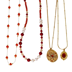 Handgefertigtes Set aus roten Achat- und Lapislazuli-Perlenketten in Goldoptik
