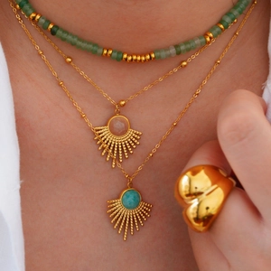 Französische Vintage-Goldhalsketten mit Sonnenanhängern und herzförmigem Ring