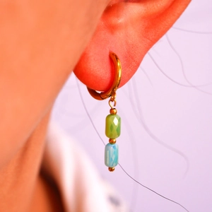 Pendientes de perlas barrocas con cuentas de piedra natural y baño de oro de 14K