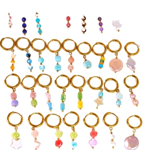Set de pendientes de aro con perlas barrocas y piedras naturales en acero dorado 14K