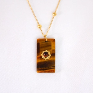 Vintage Goldkette mit rechteckigem Tigerauge-Anhänger und goldenem Sonnenmotiv-Detail