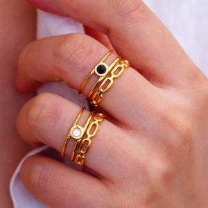 Gold-plated stainless steel ring set with natural stones and hollow chain design