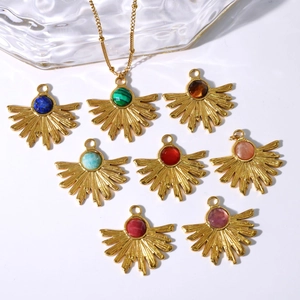 Collier bohème en acier inoxydable plaqué or 14K avec feuille d'éventail et pierres