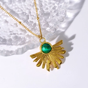 Collier bohème en acier inoxydable doré 14K avec pendentif éventail et pierre naturelle