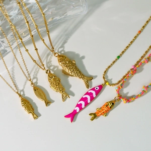 Collares con colgante de pez en acero inoxidable oro de 14k estilo océano para mujer