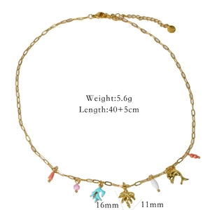 Vue détaillée du collier style océan avec pendentifs étoile de mer et dimensions 40+5cm