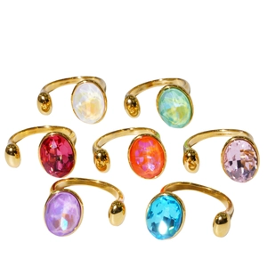 Set aus sieben vergoldeten Titanstahl-Ring-Sets mit bunten ovalen Zirkonia-Edelsteinen