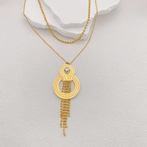Ensemble collier en titane doré avec pendentifs circulaires et glands franges multicouches