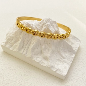 Minimalist 18K Gold Plated Stainless Steel Bangle For Women Geometric Chain Link Design Hinge Clasp Fashion Jewelry Gift
