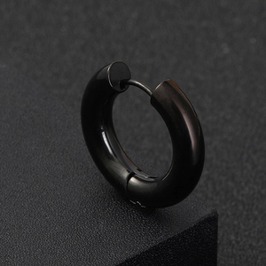 Boucles d'oreilles créoles noires en acier inoxydable poli pour hommes au style industriel