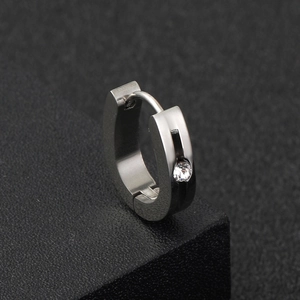 Orecchino a cerchio in acciaio inossidabile lucido con zircone rotondo brillante