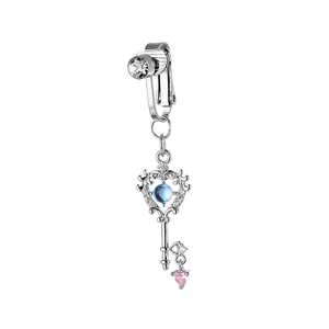Niet-gepiercte zilveren navelring met hart-sleutel hanger en roze kristal
