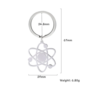 Polierter Edelstahl Atom-Modell Schlüsselanhänger mit 67mm Höhe und 6,85g Gewicht in Silber