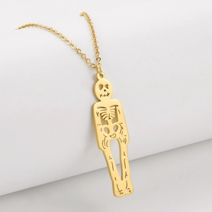 Vue détaillée du collier pendentif squelette créatif avec détails de cœur dorés