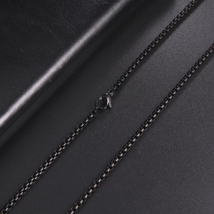 Collar de cadena de caja minimalista en acero inoxidable negro con cierre de langosta