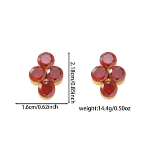 Dettagli dimensionali degli orecchini con pietre rosse e base in acciaio inossidabile