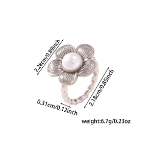 Detailed size specifications for a vintage flower ring with pearl and textured band