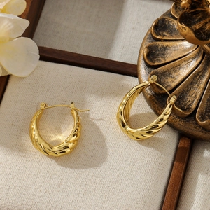 Orecchini a cerchio in acciaio inossidabile placcato oro 18k con trama a spirale
