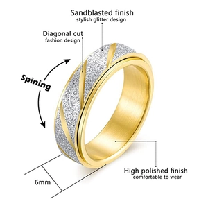 Gouden roestvrijstalen draairing met gezandstraalde strepen en roterende binnenband
