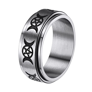 Draaibare ring met drievoudige maan pentagram symbolen in geborsteld zilveren staal