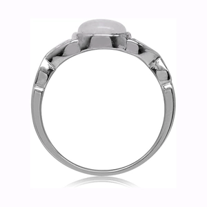 Detailansicht der Ringseite mit ovalem Mondstein und geometrischem Design aus Silber