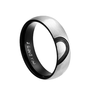 Mattsilberner und schwarzer Titan-Partnerring mit halbem Herz und I Love You Gravur