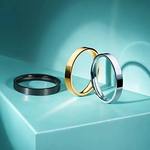 Bagues en acier inoxydable poli 2mm à 6mm en finitions noir, or et argent
