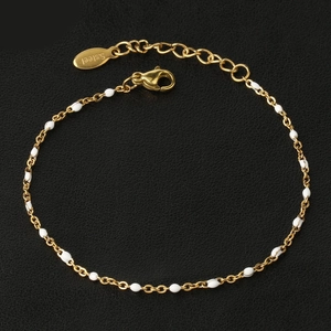 Böhmisches Gold-Edelstahlarmband für Damen mit weißen ovalen Emaille-Akzenten