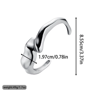 Tableau des tailles détaillé du bracelet large minimaliste en acier argenté avec le poids