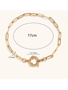 Détail du bracelet chaîne trombone plaqué or 18 carats avec fermoir à ressort
