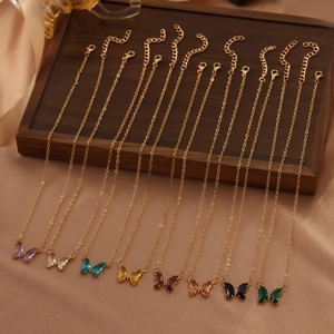 Collier Pendentif Papillon en Cristal d'Acier Titane Or Chaîne Croisée Strass Incrusté Bijoux de Mode pour Femmes Banquet Quotidien