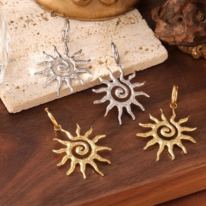 Vintage Bohemian Stainless Steel Sun Pendant Hoop Earrings For Women Gold Silver Electroplated Spiral Sunburst Jewelry