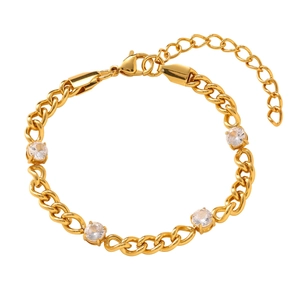 Detailed macro view of an 18K gold-plated stainless steel chain with round zirconia