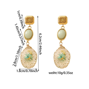 Detailed size chart of vintage floral earrings with length 6.2cm and weight 10g parameters