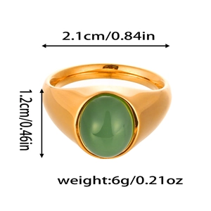 Détails de la bague en pierre ovale verte avec dimensions 2,1cm et poids 6g